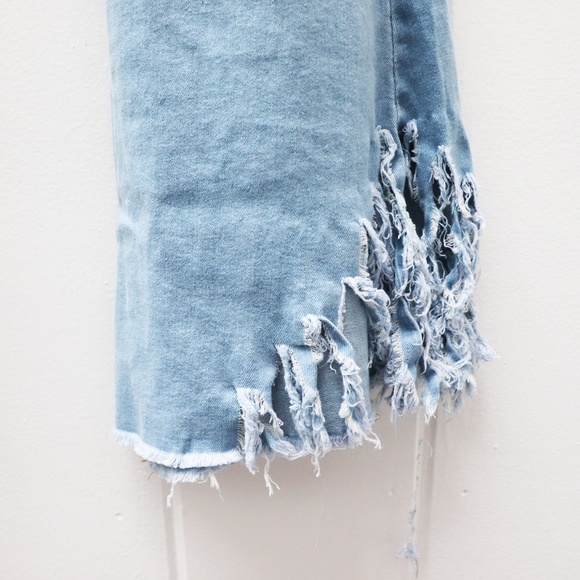 ❤️ NWT Flare Fringe Shredded Light Wash - Picture 7 of 9